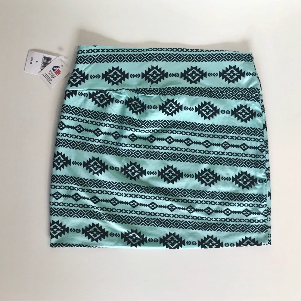 Patterned Mini Skirt - Picture 2 of 4